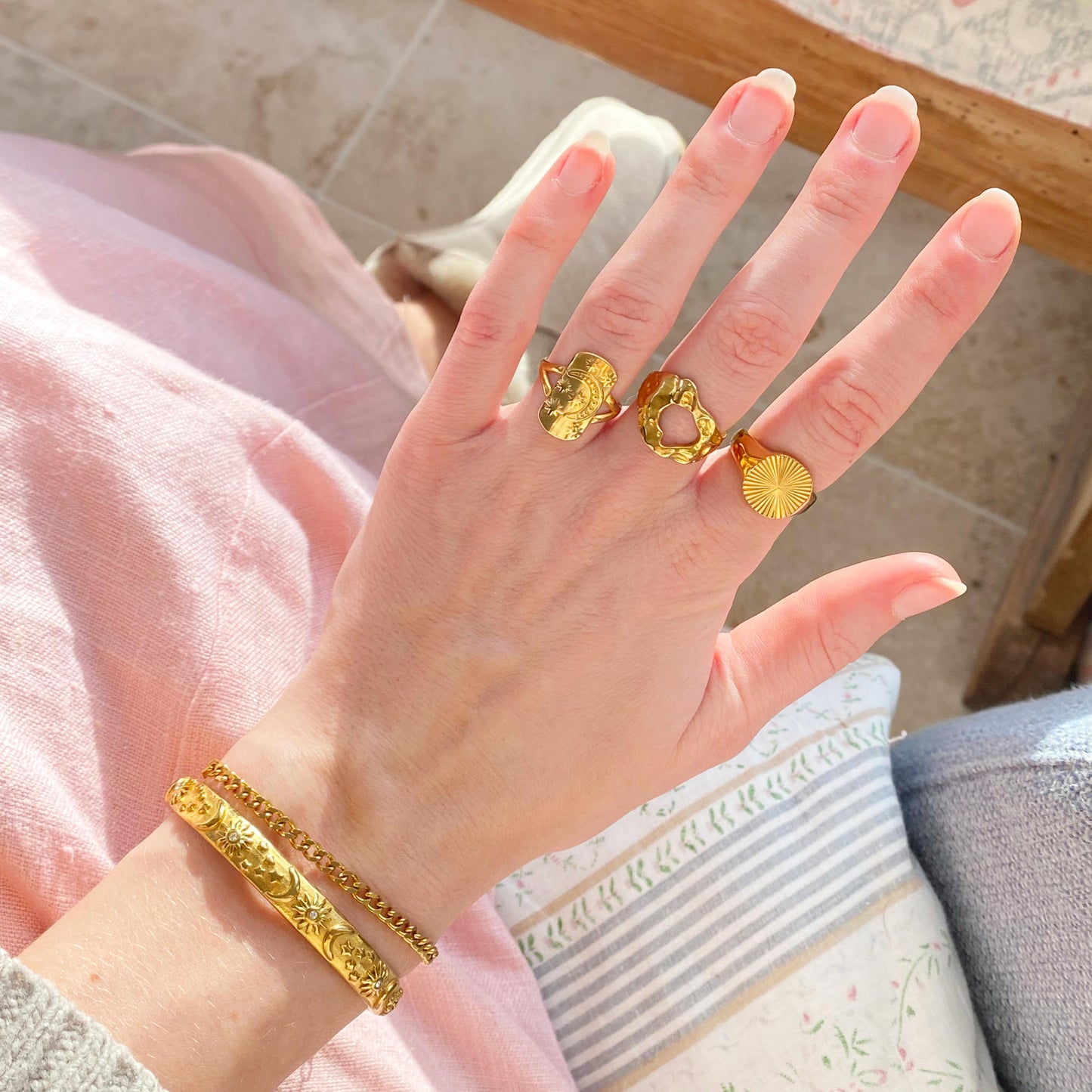 Hyperion vandfast justerbar bangle stylet blandt guldsmykker