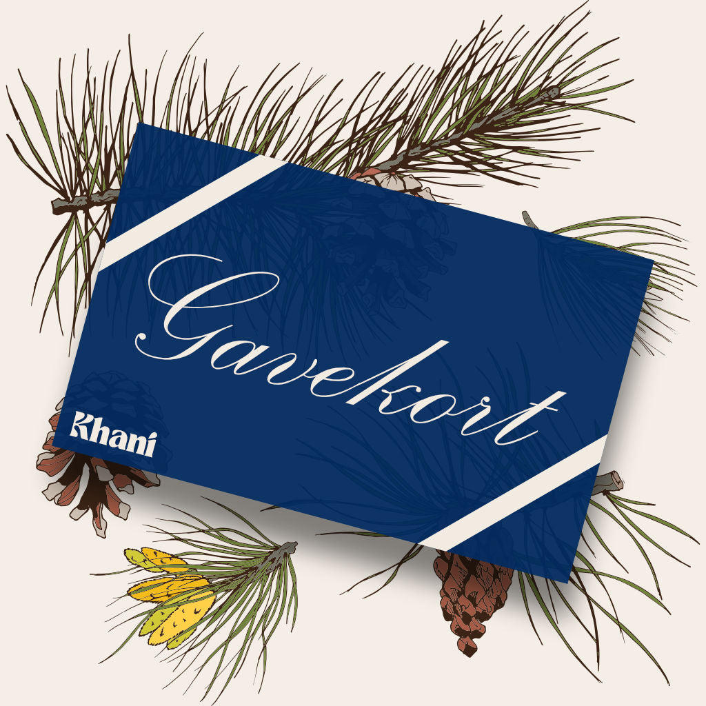 Gavekort til KHANI med farvet gran i baggrunden