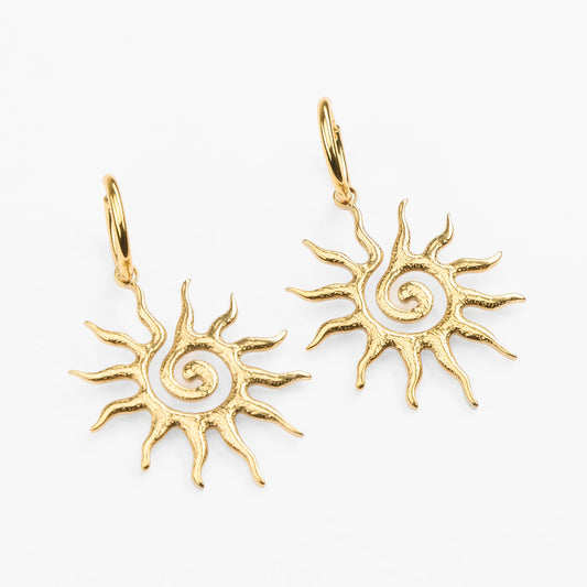 Kalokairi guld hoops med stort sol vedhæng