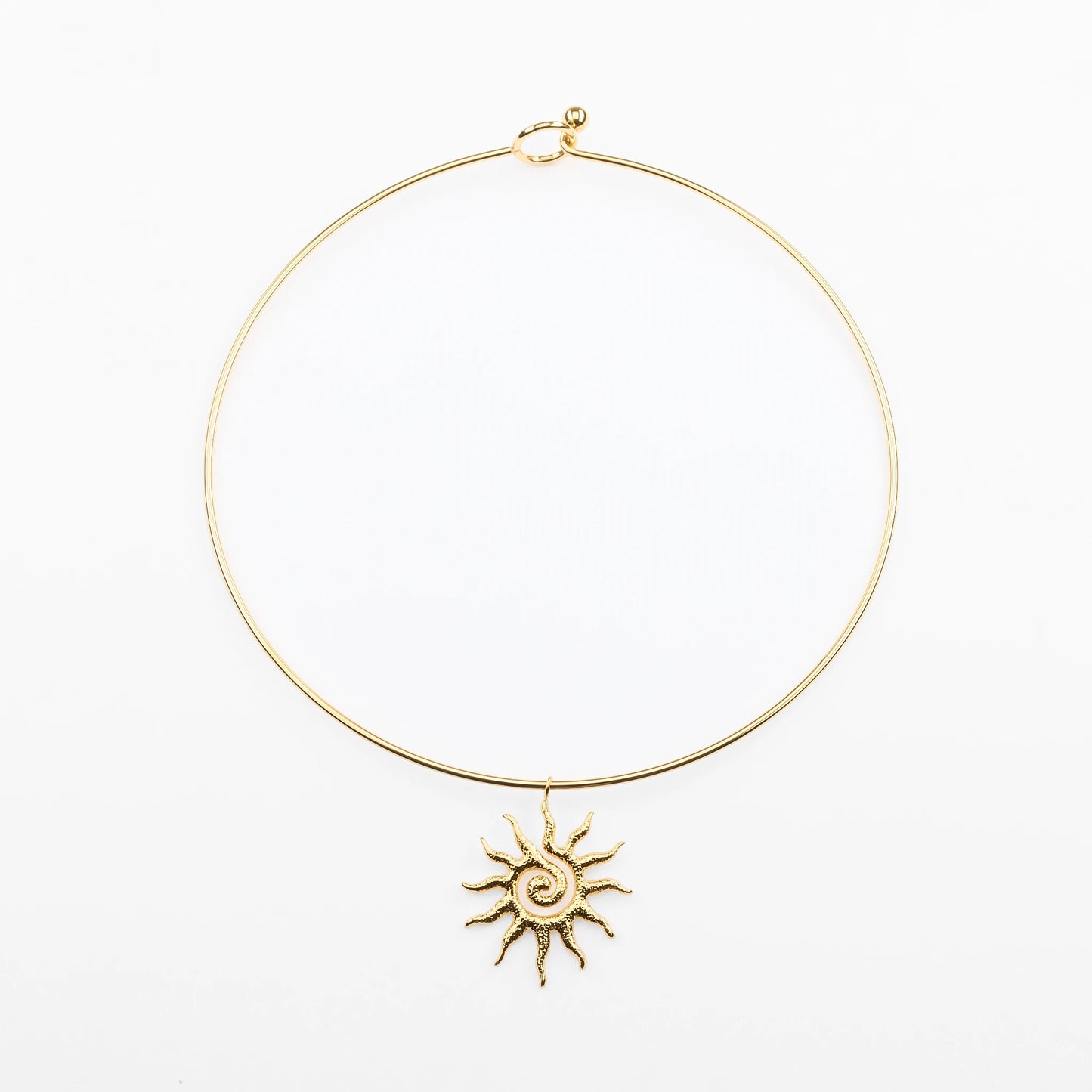 Kalokairi stor rund hoop halskæde guld sol vedhæng