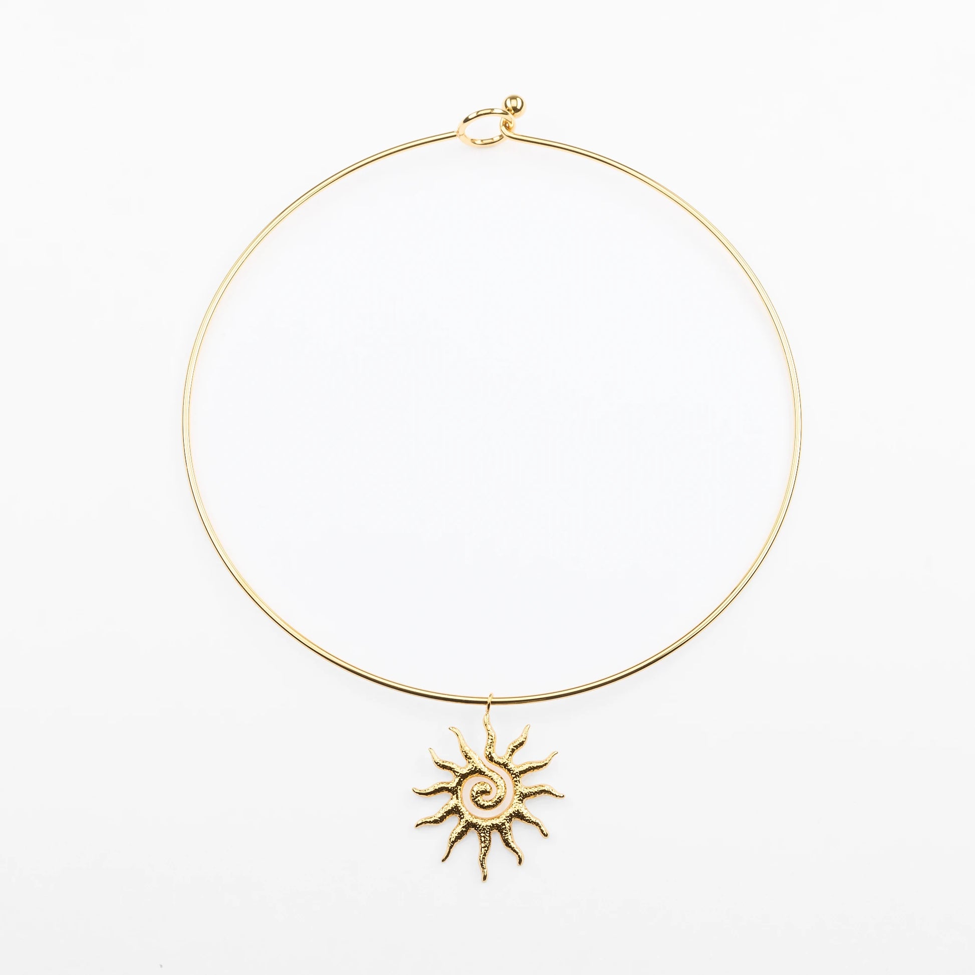 Kalokairi stor rund hoop halskæde guld sol vedhæng