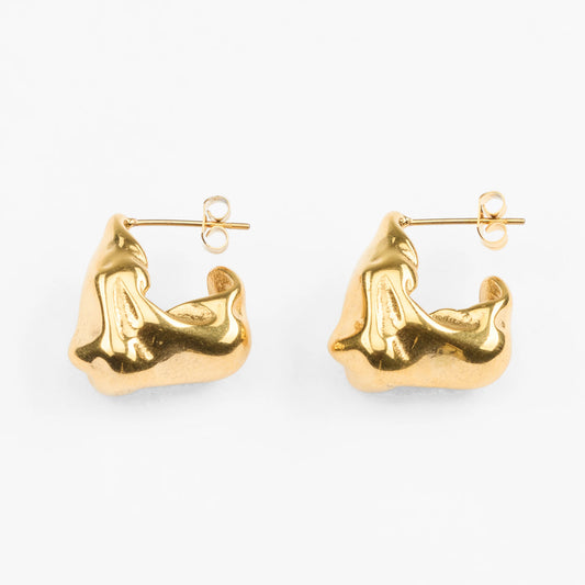 Megara vandfaste guld øreringe med organisk struktur