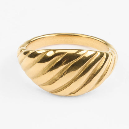Nero vandfast guldring croissant design