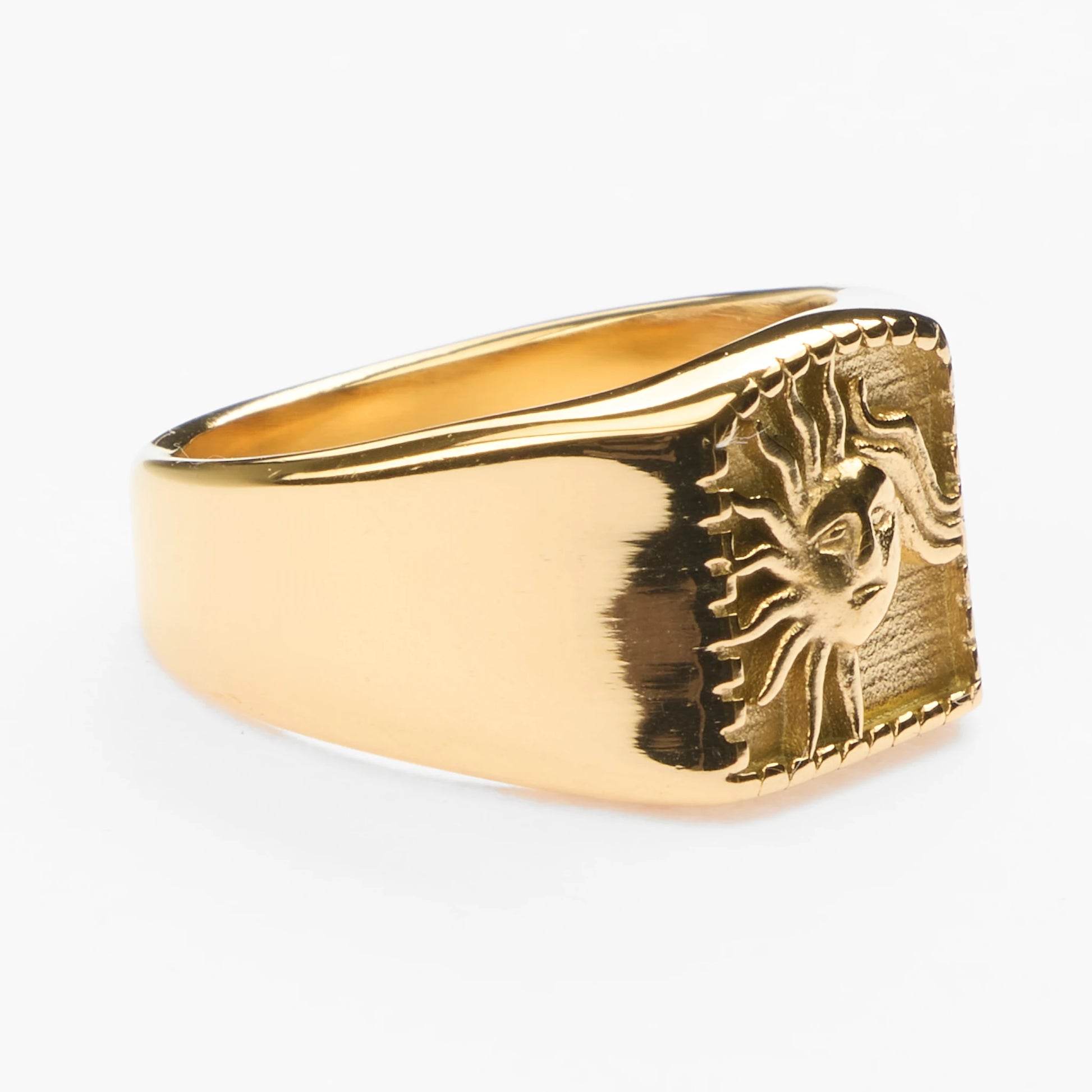Solaris vandfast guld signetring med indgraveret sol design
